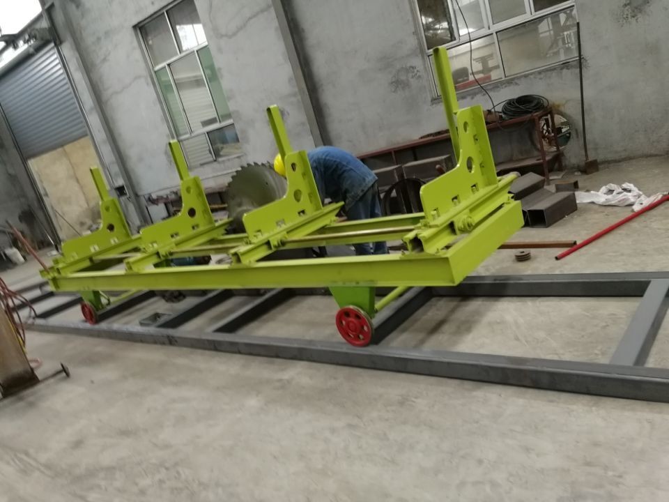 7.5KW 400mm Twin Blade Circular Sawmill Sliding Table Saw Machine Diesel Powered