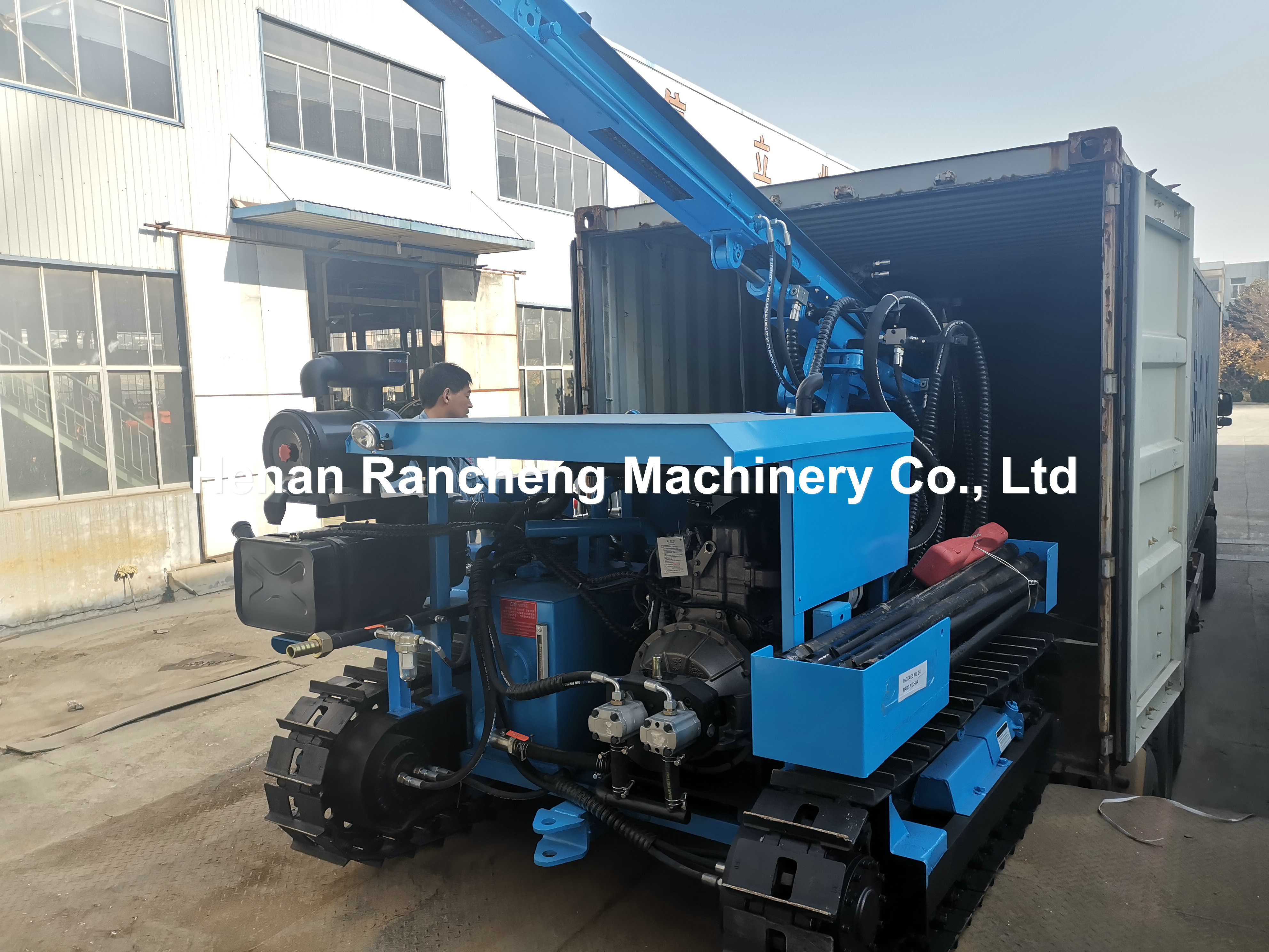 90mm - 140mm Dia DTH Drilling Equipment 45kw Diesel Engine Down The Hole Drill Rig