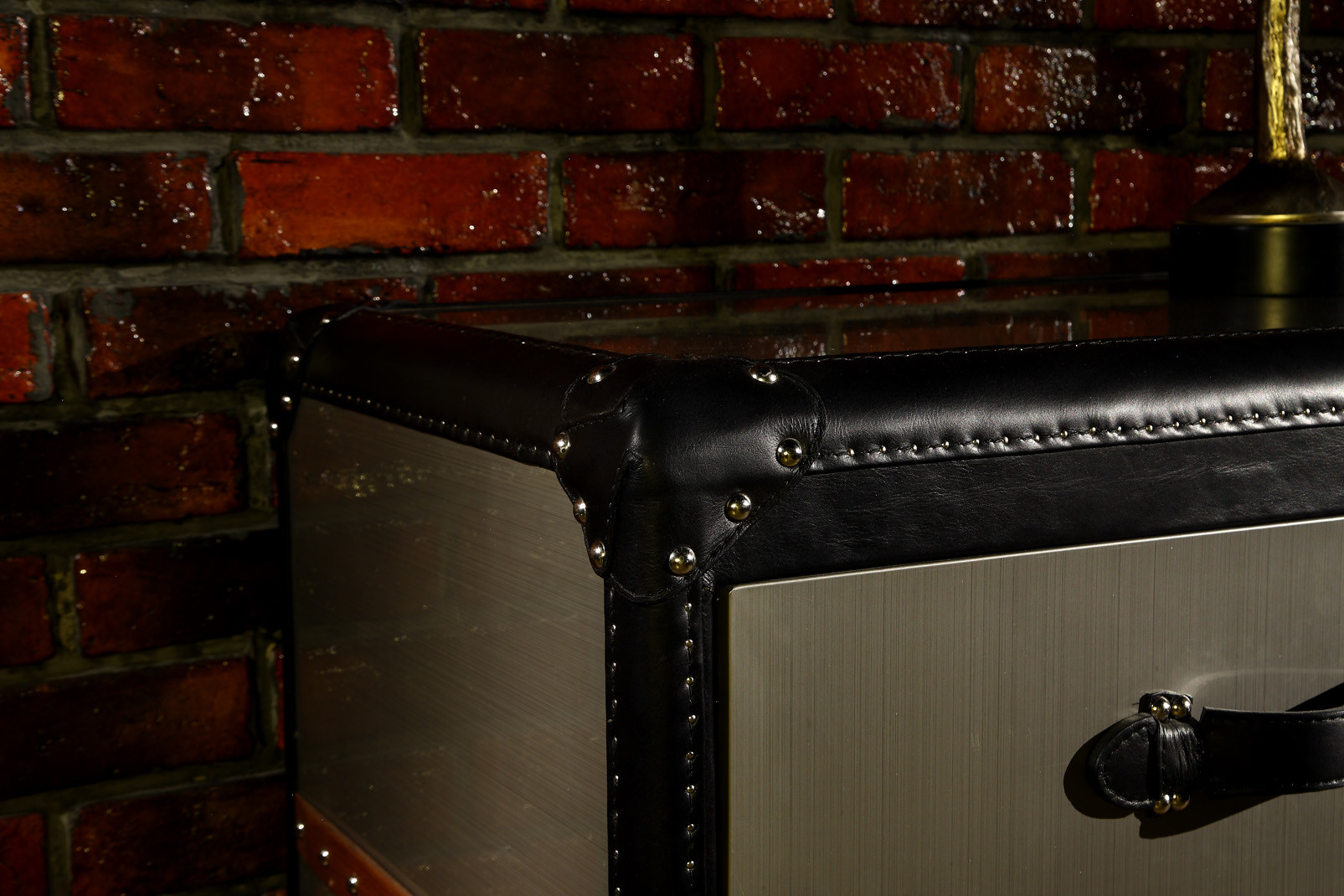 Mirror Steel Vintage Leather Steamer Trunk 5 Drawers Black Genuine Leather Handle Wooden Bar