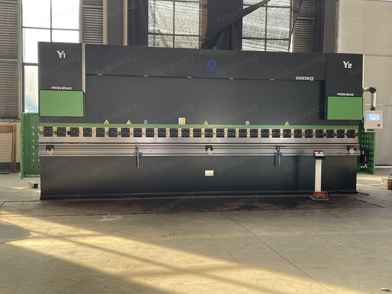 Heavy Duty 200T Hydraulic Press Brake 6000MM CNC Bending Machine With TP10S Servo Control