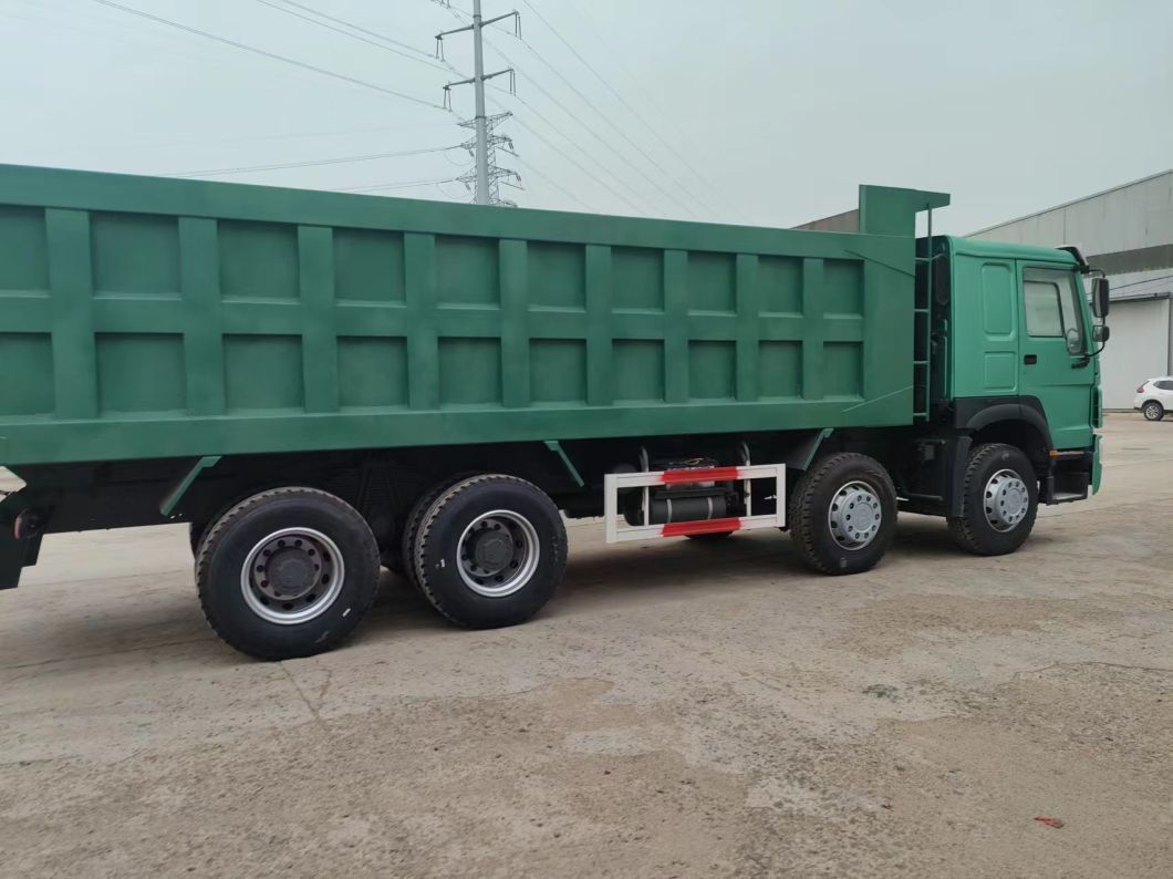 12 Tires Sinotruk HOWO 8*4 Dump Truck Secondhand Truck Green