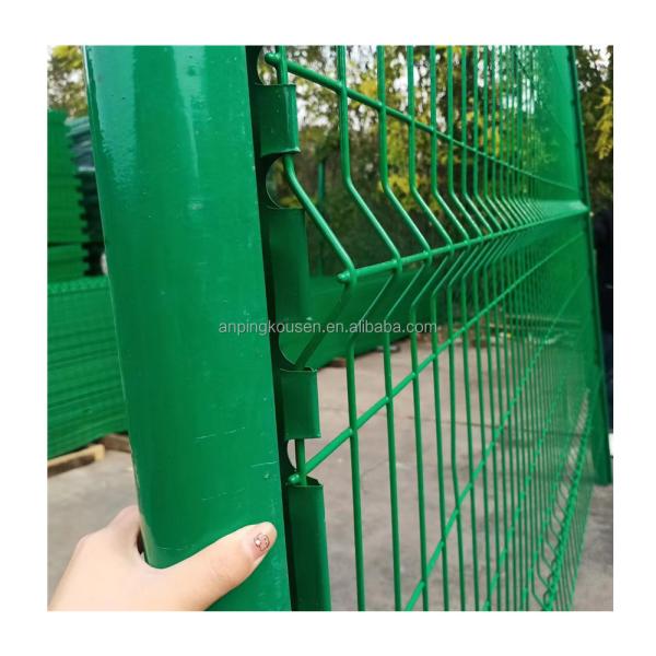 Green PVC Coated 3D V Triangle Bending Curved Welded Wire Mesh Fence Panel for
