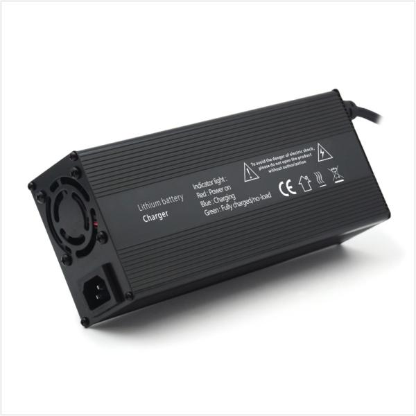 Al Alloy Case Intelligent Lithium Battery Chargers Overheat Protection YM-R15