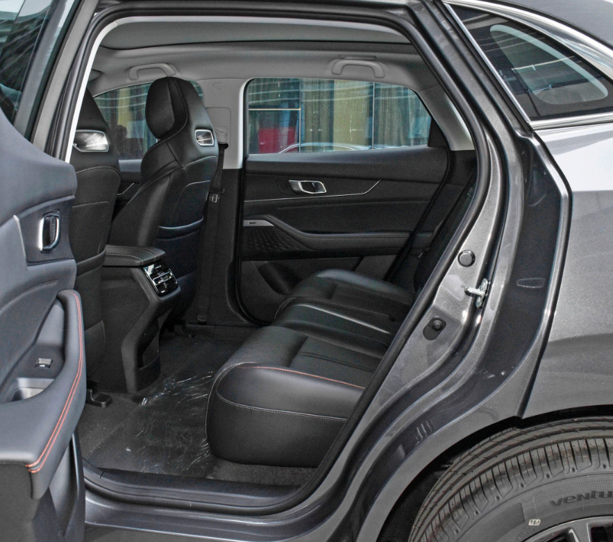 Economic Antomatic& Manual Gasoline UNIK 2.0T Deluxe 2021 Version 5 Door 5 seats SUV