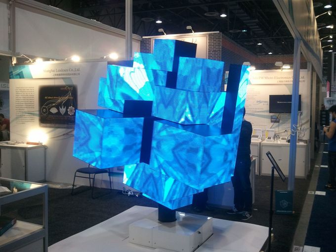 Pulg And Play LED Poster Display P3 576X1920mm Digital Mirror Display for Hotel lobby