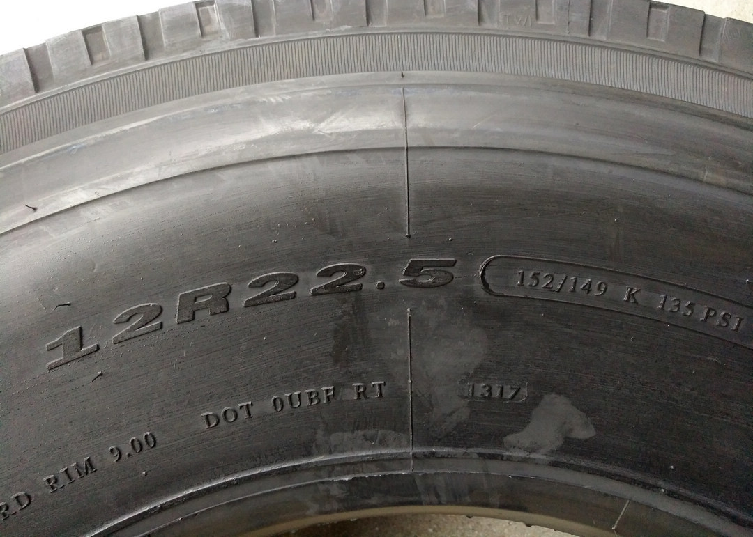 12R22.5 Truck Bus Radial Tyres 152/149 Load Index Steel Wire Structure