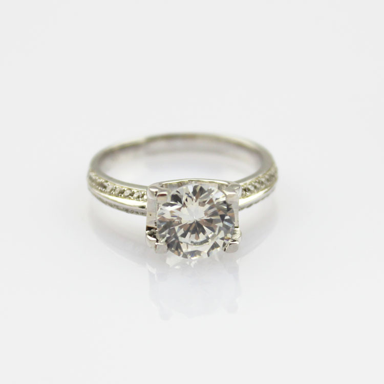 Sterlilng Silver Engagement Ring with 7mm Round Cubic Zirconia(F68)