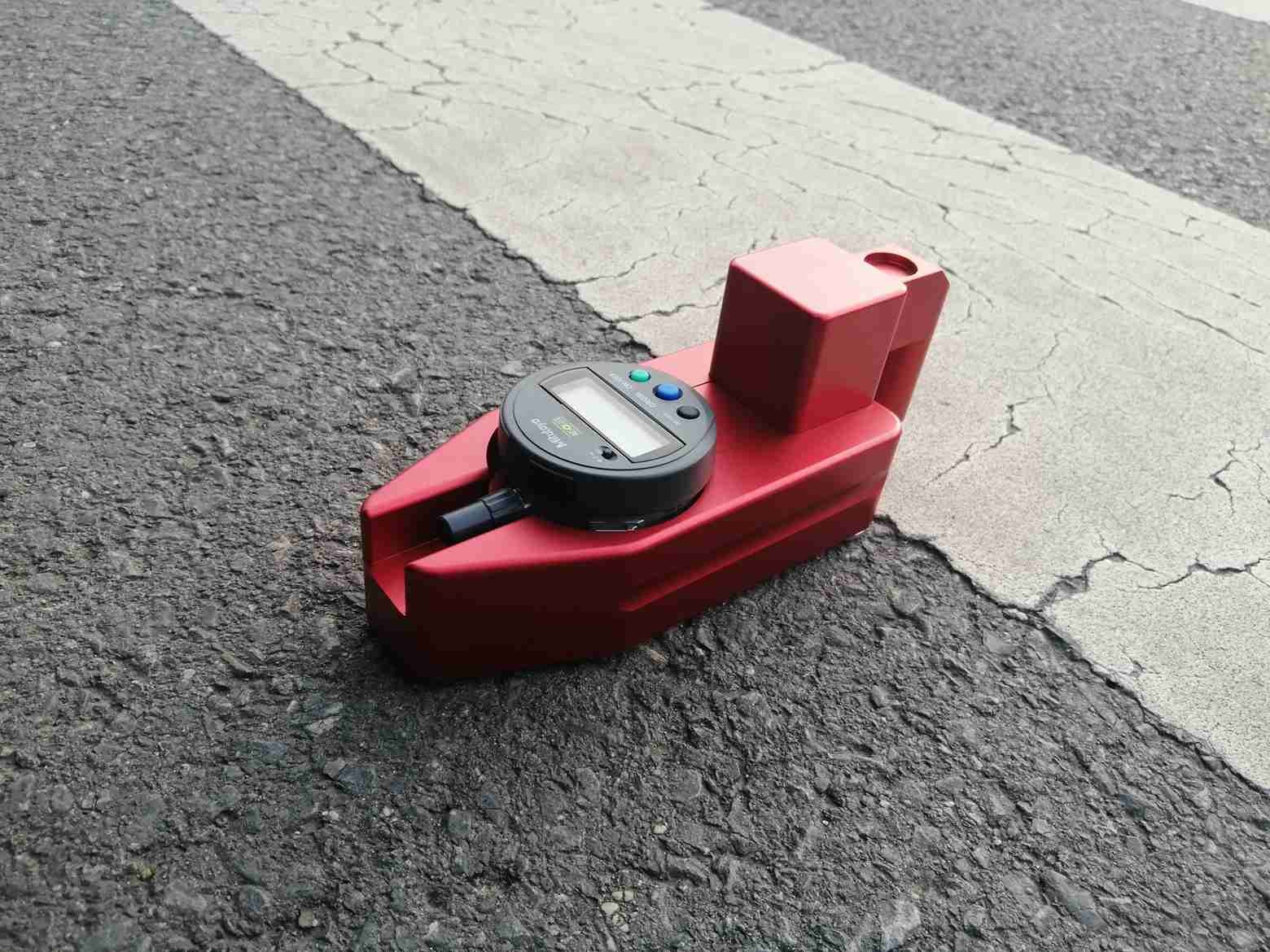 1.1kgs Simple Portable Marking Thickness Tester For Thickness Of Road Markings