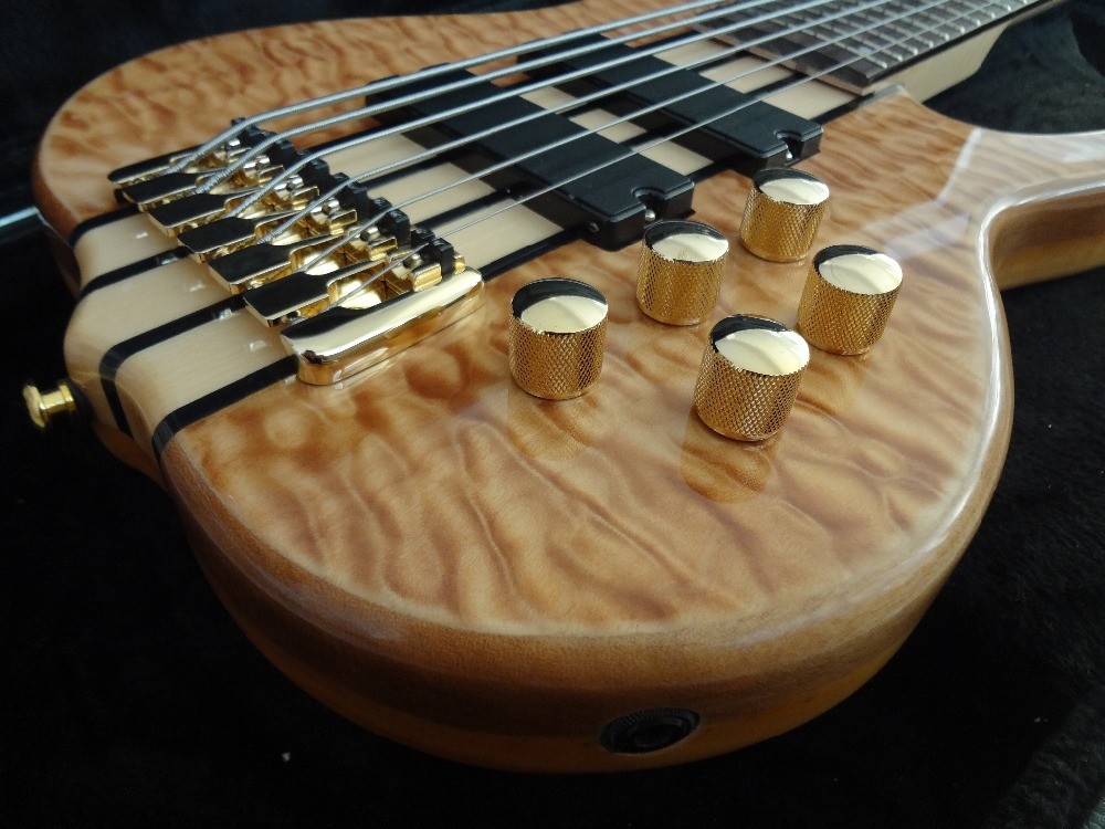 6 string bass guitar Smith custom bass Golden hardwares Wilkinson brodges original Active pickup 5 ply neck bolt on