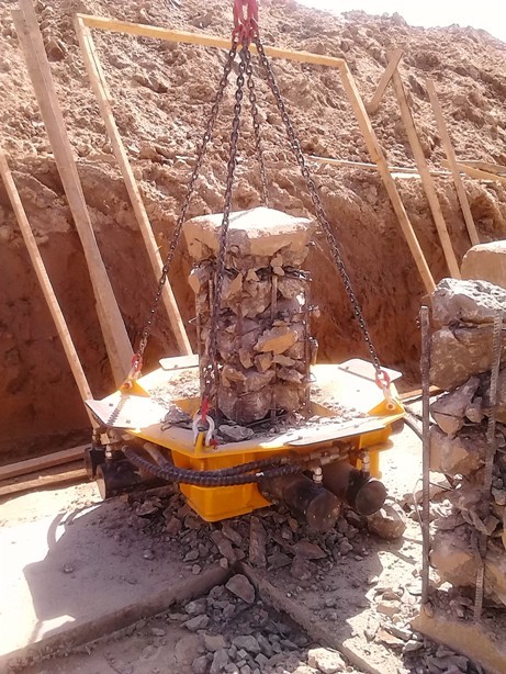 Yellow KP500S Pile Breaker Machine Hydraulic Concrete Cutter Square 280kN For Construction