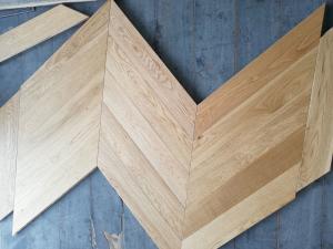 Quality selected grade Chervon in Oak engineered Parquet wood flooring in natural color wholesale