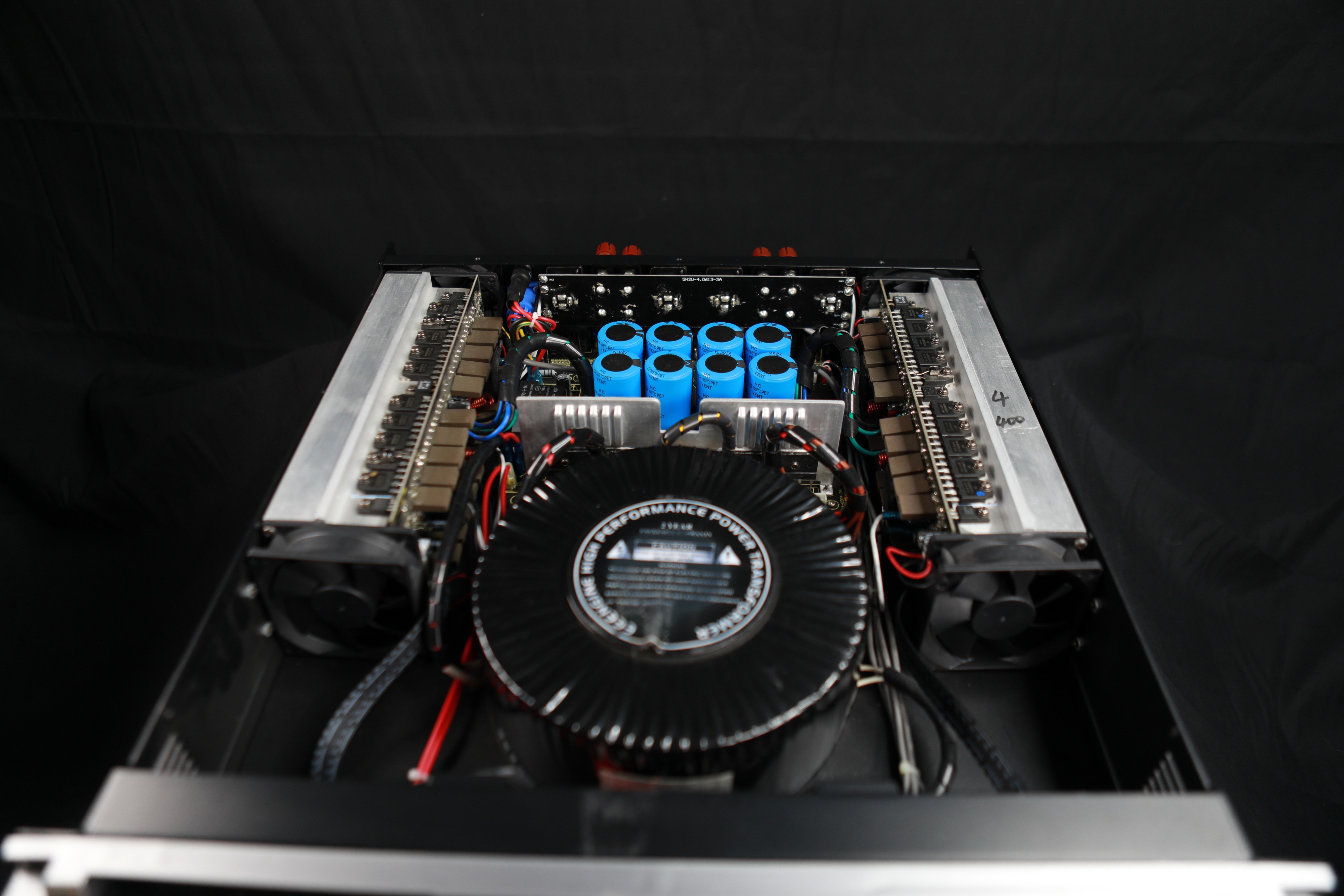 Bar Concert AB 4 Channel 2U 400W Analog Power Amplifier