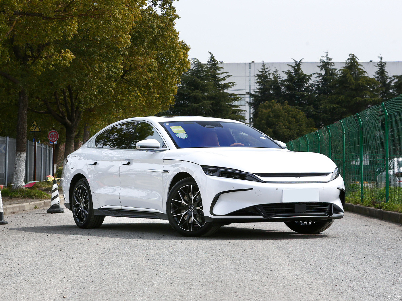 EV Champion Edition BYD Han Car 610KM Four Drive Flagship Snow White