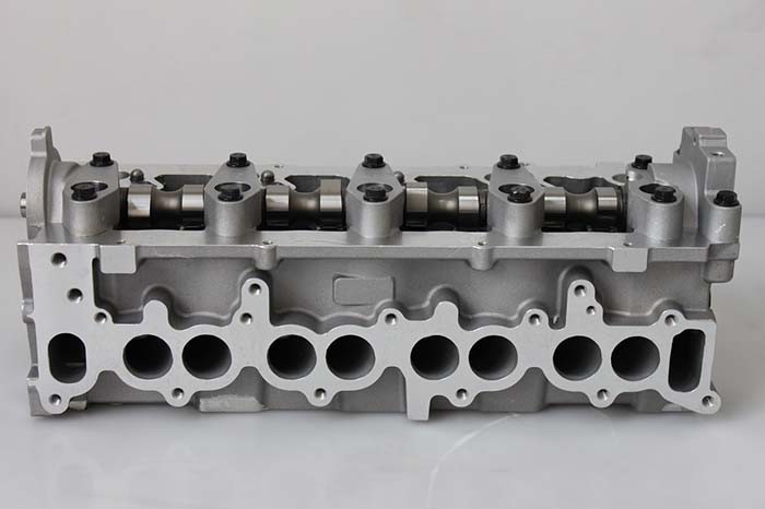Hyundai D4EB Complete Cylinder Head 2210027400 2210027750 2210027800 908773