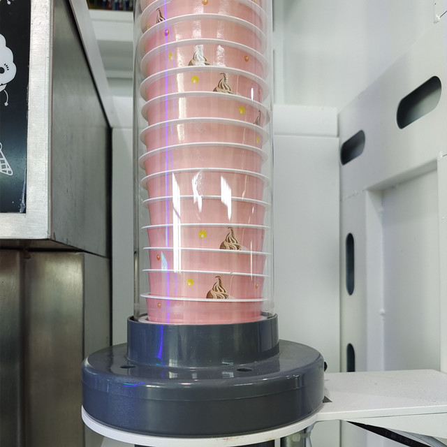 32 Big Touch Screen Ice Cream Vending Machine Soft Serve In Cups