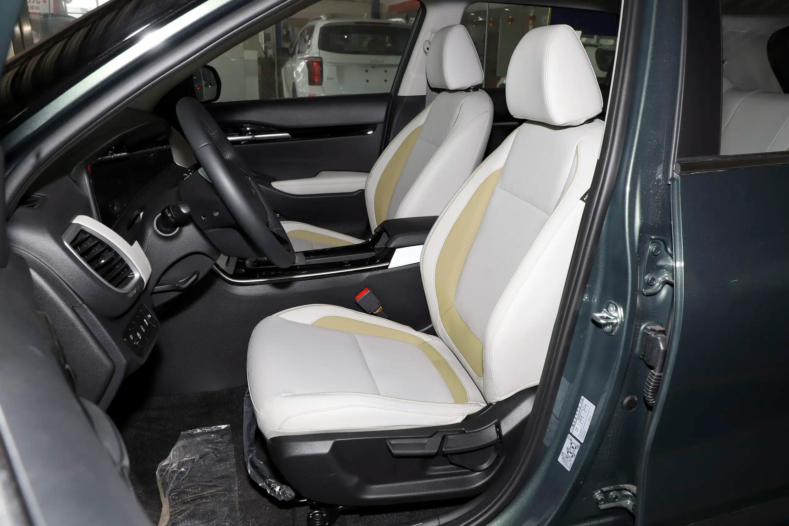2023 2024 KIA Seltos 1.5L CVT Gasoline Car 2WD Automatic Air Conditioner Cylinders 4 Affordable Fuel- Vehicle