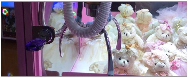 Pink Toy Crane Machine , Romantic Full House Luxury Boutique Mini Toy Catching Machine