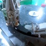 Supply Sale Complete Automatic Capping Machine for Wine/Liquor/Spirits Guan Hong
