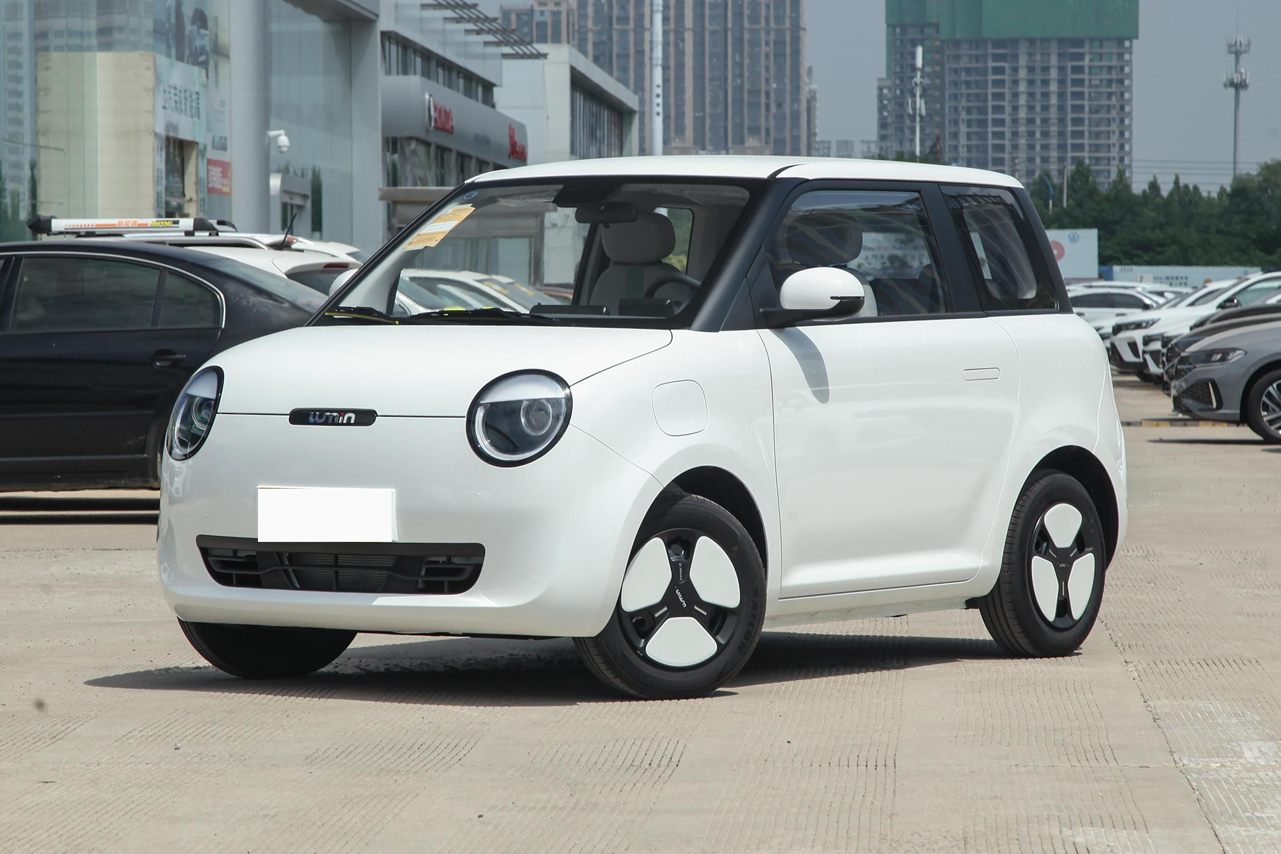 Changan Lumin 4 Seater EV Electric Car 12.92 kWh Battery Slow Charge 7.5h