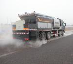 Sinotruk Road Maintenance Equipment 8m3 Rubber Asphalt Synchronous Chip Sealer
