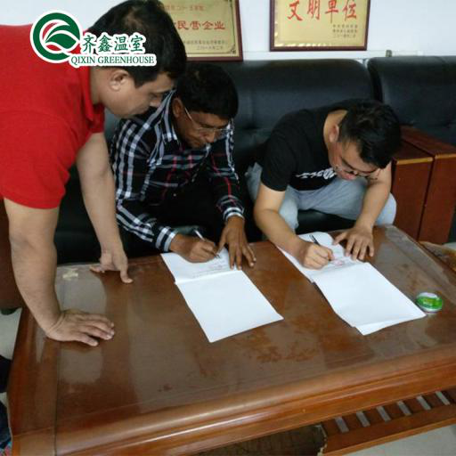Commercial Aquaponic Aquarium System Prefabricated PO Greenhouses for Vegetables