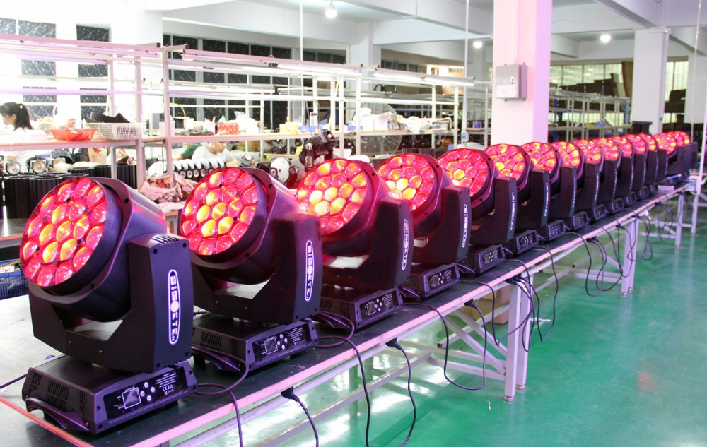 50000 Hours Lifespan 19*15W RGBW LED Big Bee Eyes Moving Head Stage Light with Remote