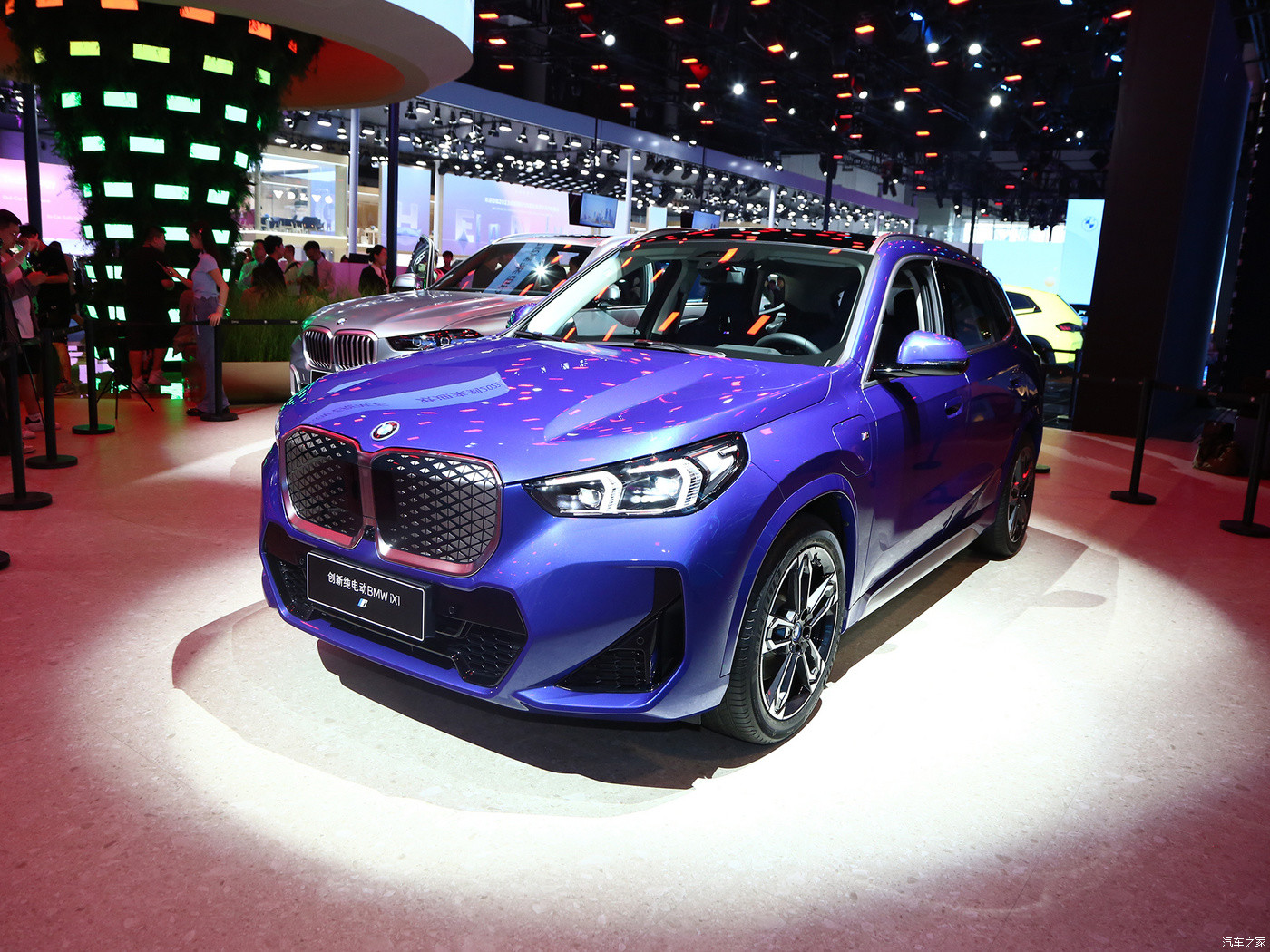 Electric BMW IX1 Sport 2024 30L EV Car SUV Automotive High Speed