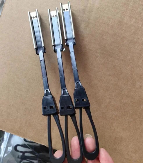 FTTH Nylon and Metal Flat Optical Plastic Fiber Optic Drop Cable Black Fiber Tension Clamp
