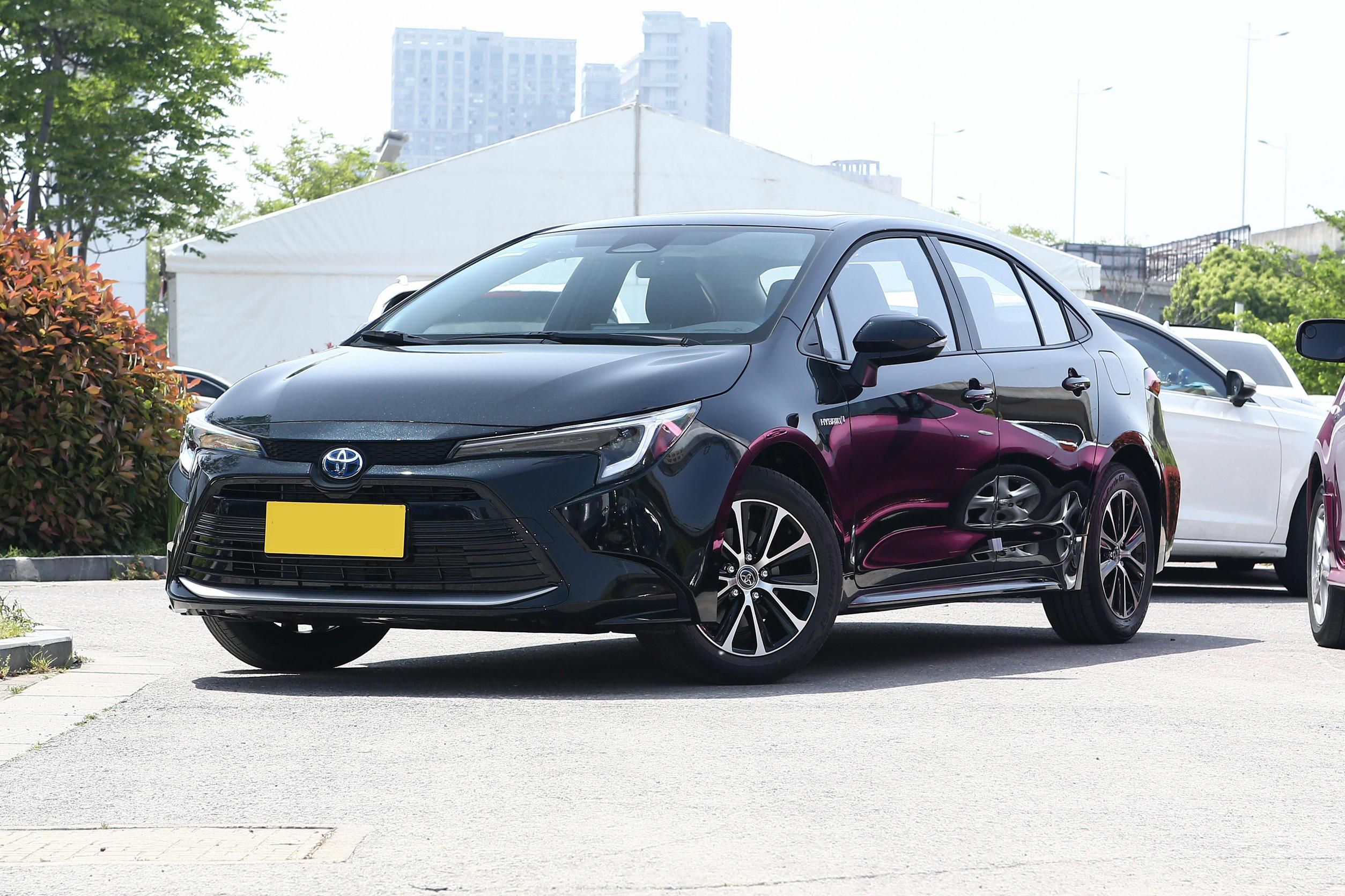 TO-YOTA LEVIN Hybrid Electric Car High Speed Electric Vehicle with 2700mm Wheelbase and 5 Seating Arrangements