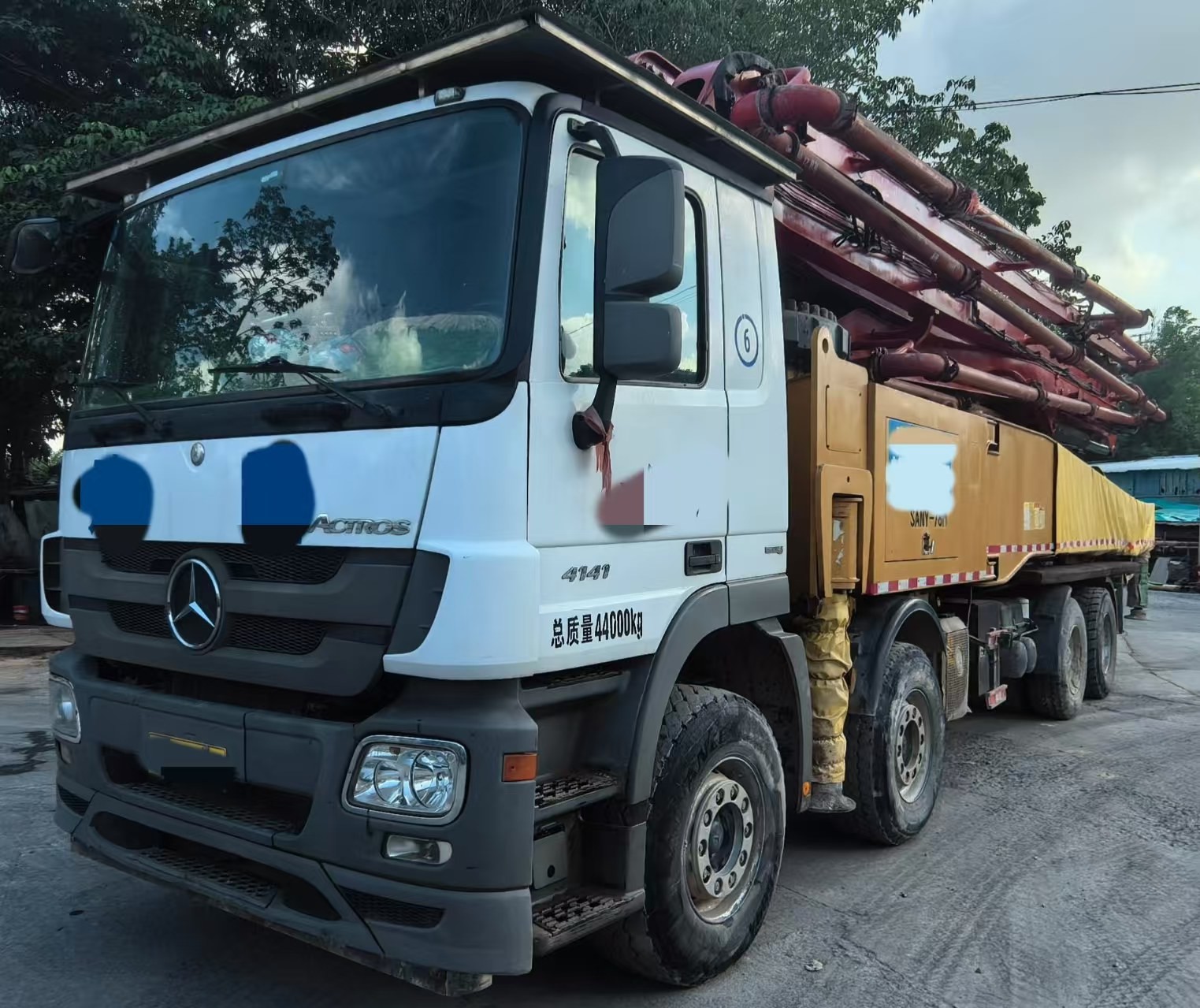 Sany high performance used 62m concrete pump truck suitable for large building construction
