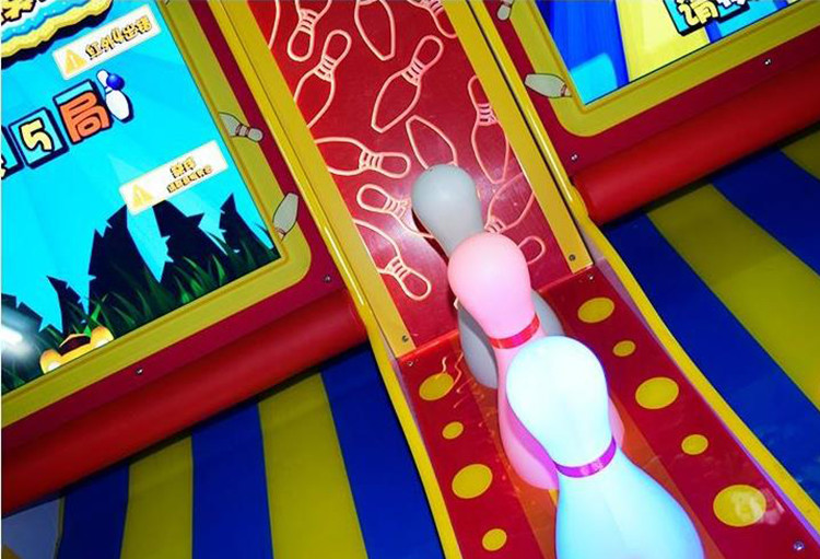 40 " LCD Kids Arcade Machine / Throwing Balls Bowling Arcade Game Machine
