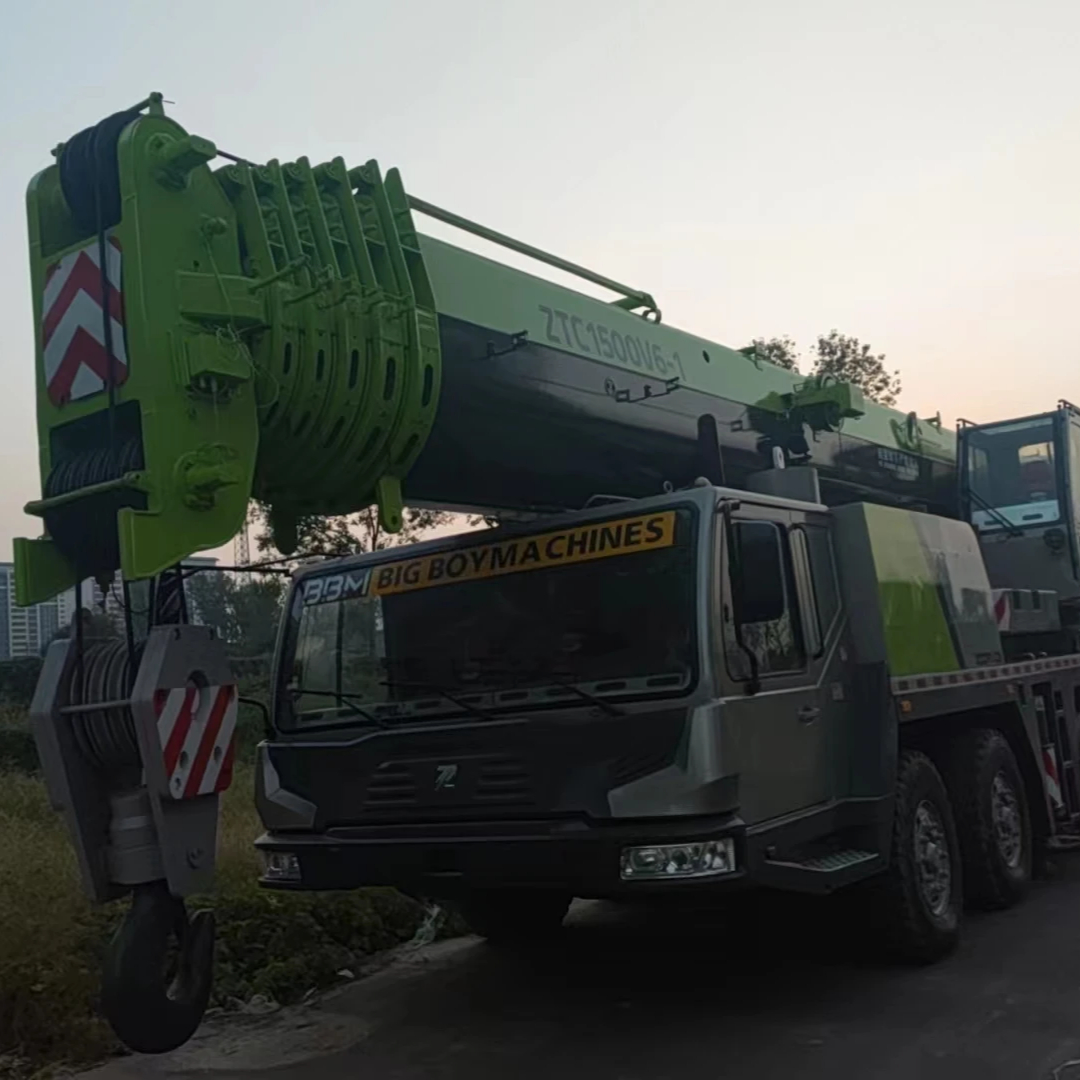 150T Telescopic Crane Lift Zoomlion Crane Truck with Max. Lifting Capacity of 39.5 M