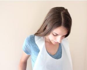 Quality White Disposable Polythene Aprons On Roll HDPE LDPE Apron For Food Industry wholesale
