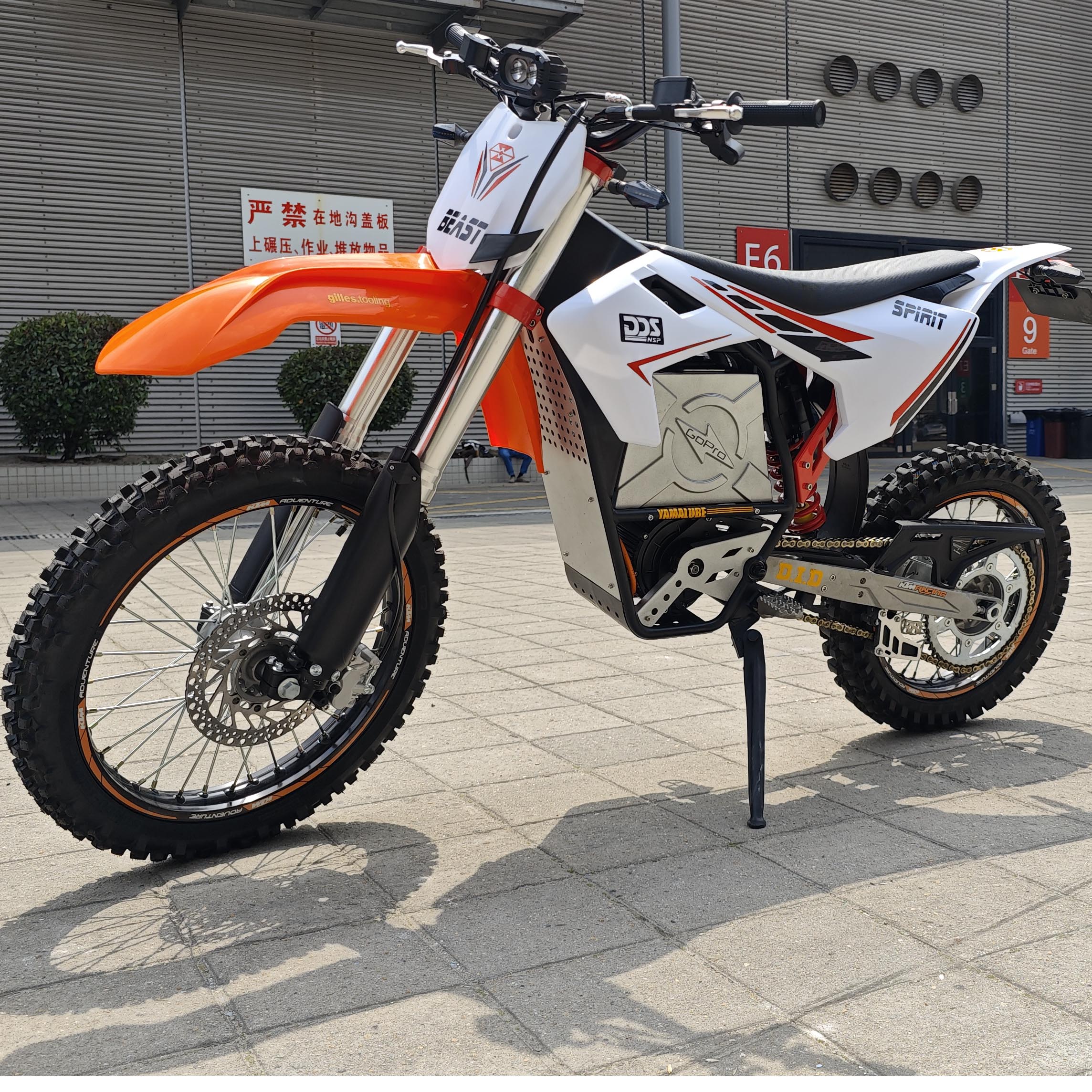 72V40Ah Lithium Battery 8000W Mid Motor Electric Motorcycle for Off Road Racing