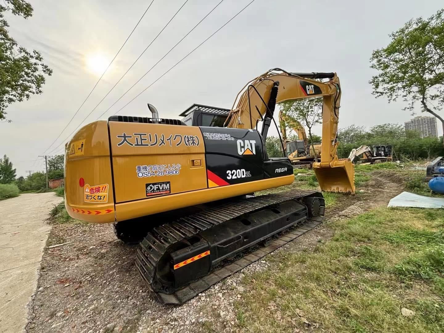 20 Ton Used Cat 320D2l Crawler Excavator With 1m3 Bucket Capacity Second Hand Heavy Machine