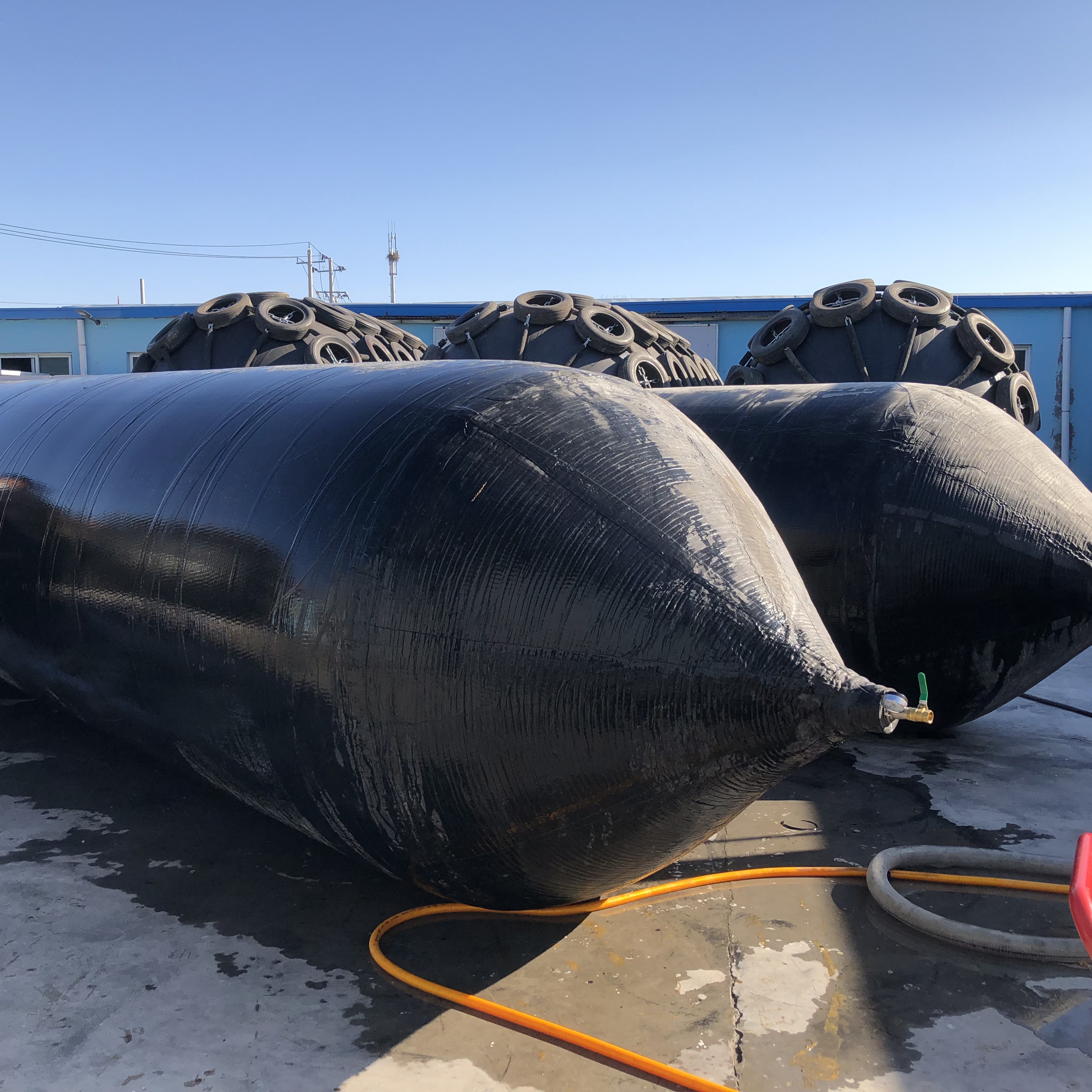 High Pressure 1.5*14m Ship Launching Rubber Airbag 4-10 Layers