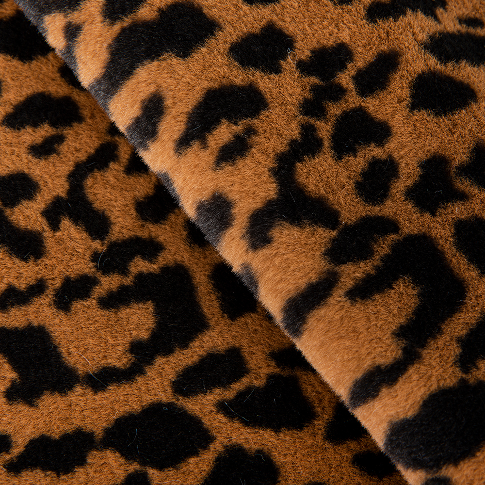 Weft Suede 100% Polyester Comfortable Plush Fur Fabric for Garment Custom Pattern