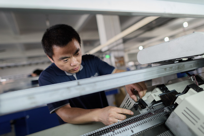 14G Computerized 3d Flyknit Shoe Upper Knitting Machine GUOSHENG