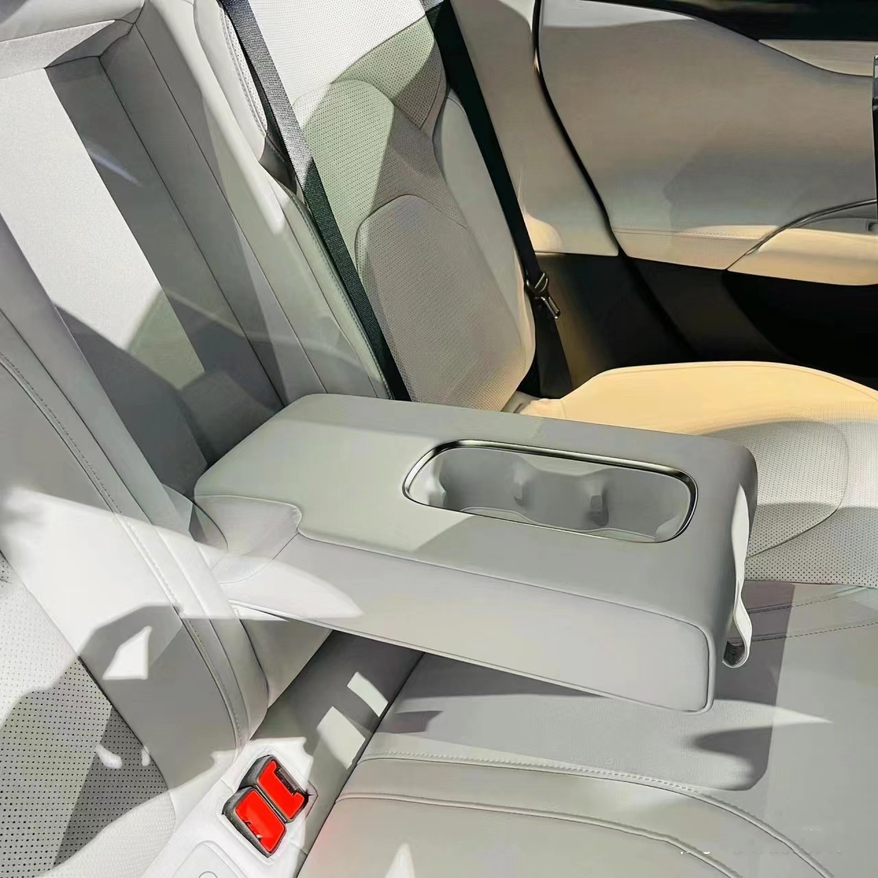 2024 Xiao-mi SU7 Max Speed 800KM Range EV Dual-Motor All-Wheel Drive Electric Vehicle 673hp 265km/h Speed 838N.m Max Torque