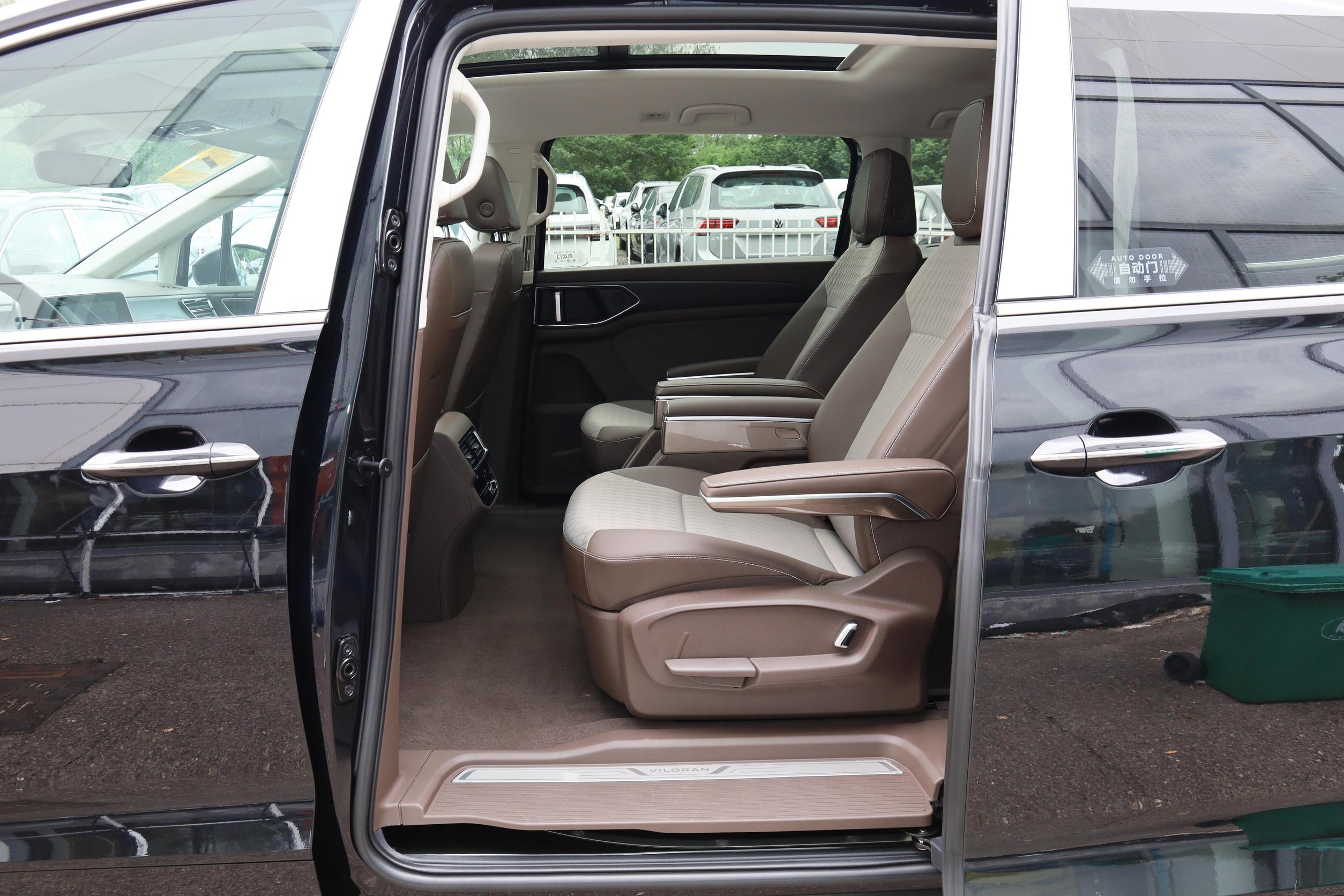 2024 Gasoline Car 2.0T 380T Engine 7 Seats MPV Leather R18 Tire Size Left Adults Electric Driver's Seat Adjustment
