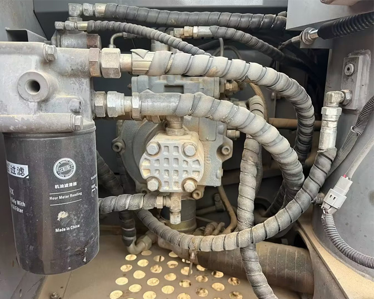 66Kw 2013 Secondhand Excavators Japan Radiator Hitachi EX-1-2 DS 120 2.5