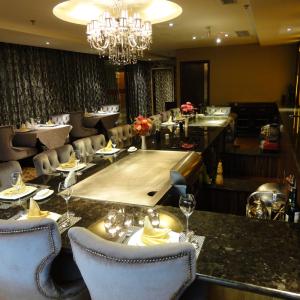 Quality 220V Japanese Cooking Equipment Stainless Steel Electric Teppanyaki Table wholesale