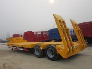 Quality SKD Type Low Bed Trailer Truck , Gooseneck Flatbed Lowboy Trailers For Machine Transportaion wholesale