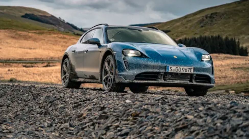 Most complete fast electric vehicle -Porsche Taycan cross Turismo max speed 220km/h new energy Car
