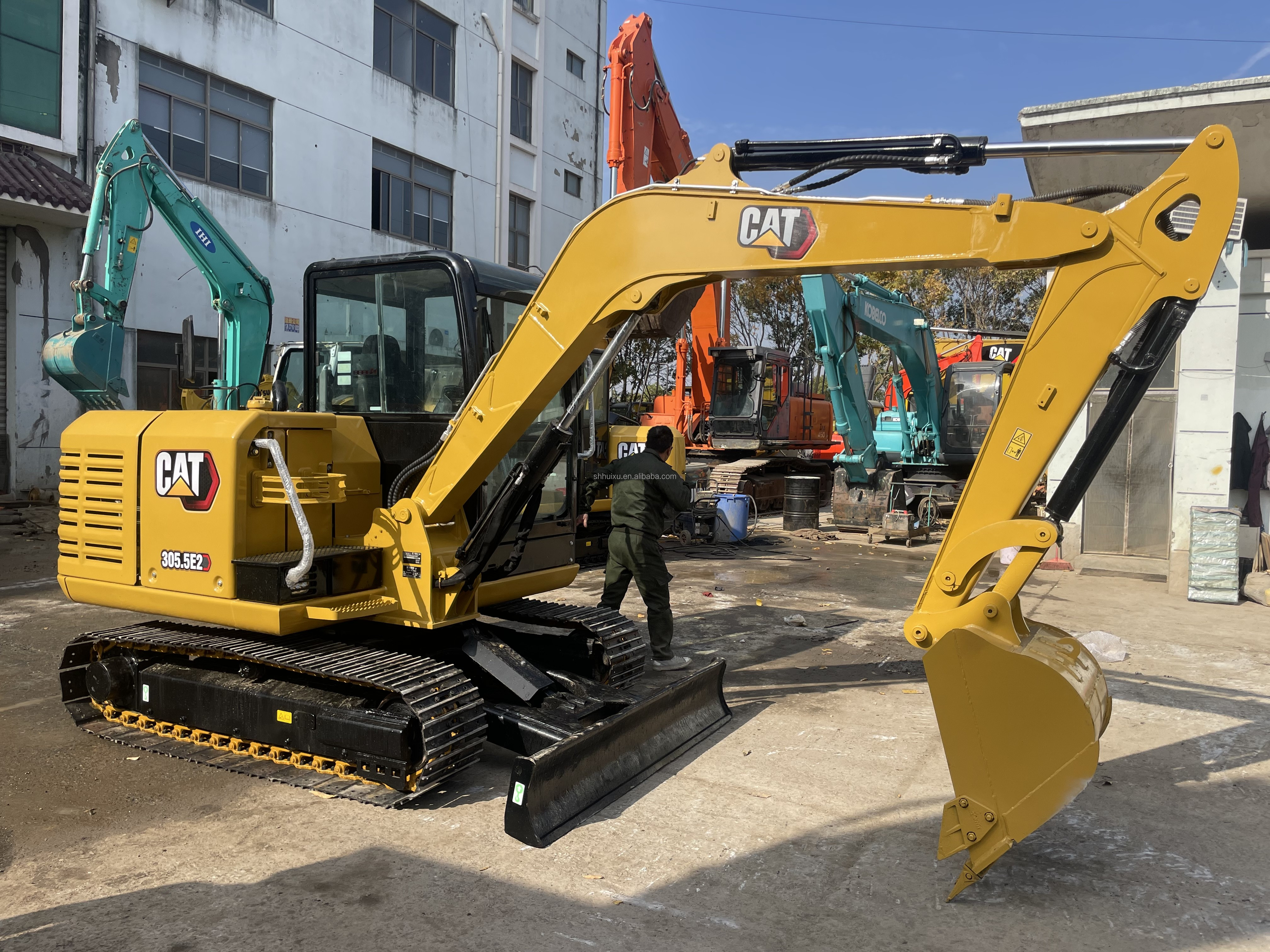 original caterpillar CAT 305.5E excavator buy used excavators CAT305.5E digger cheap price with low hours