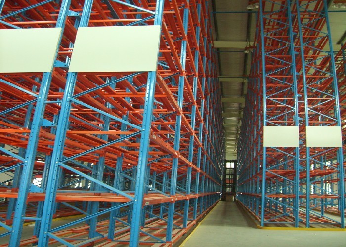 Warehouse narrow aisle pallet racking Heavy Duty Pallet Racking System Easily Accessible