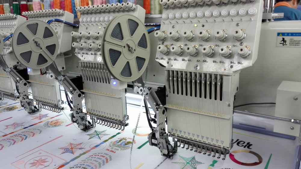 Programmable Embroidery Machine For Home Business With LCD Screen