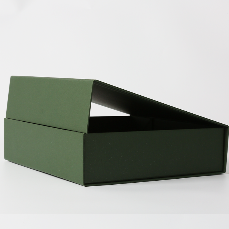 Cardboard Folding Magnetic Packaging Box , Green Magnetic Gift Box Custom Printing
