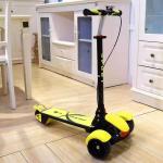 Exquisite Childrens 3 Wheel Scooter Folding Light Up Scooter Customizable