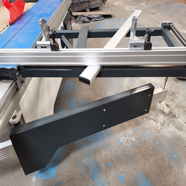 Linear Cutting Sliding Table Saw Machine 90 Degree For Woodworking